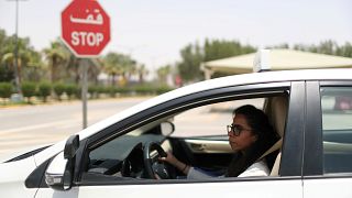 Саудовские женщины садятся за руль