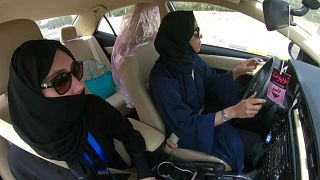 Arabia Saudita: donne al volante, una prima destinata a far storia
