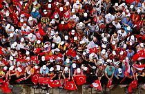 Mais de 60 milhões votam numas antecipadas que poderiam consolidar o poder de Erdoğan