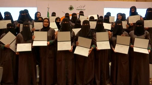 المرأة السعودية تنطلق بسيارتها وترفع أسهم شركات التأمين بالمملكة المرأة السعودية تنطلق بسيارتها وترفع أسهم شركات التأمين بالمملكة