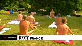 Nudists enjoy naked day in Paris sun