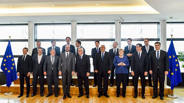 Líderes saem confiantes da cimeira europeia a 16 Líderes saem confiantes da cimeira europeia a 16