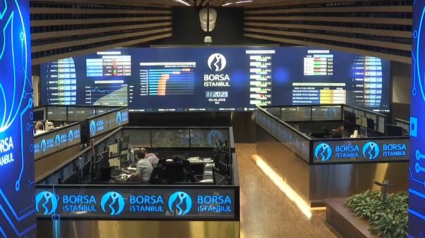 La lira turca festeggia la vittoria di Erdogan La lira turca festeggia la vittoria di Erdogan