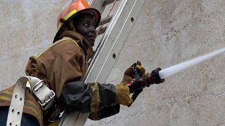 Mehr und mehr Frauen bewerben sich bei Kenias Feuerwehr