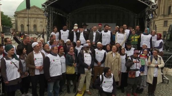 Almanya'da Yahudi ve Müslümanlardan ayrımcılığa karşı ortak tavır Almanya'da Yahudi ve Müslümanlardan ayrımcılığa karşı ortak tavır