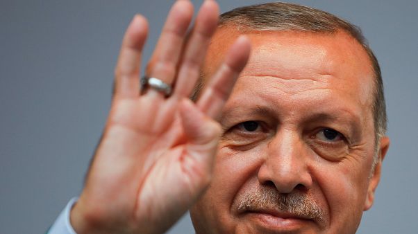 Turquia: Bruxelas deseja manter diálogo com Erdogan Turquia: Bruxelas deseja manter diálogo com Erdogan