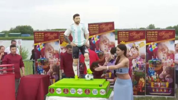 O bolo de aniversário de Messi O bolo de aniversário de Messi