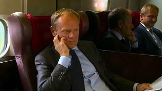 Tusk prende il treno e cerca in extremis un accordo sui migranti...