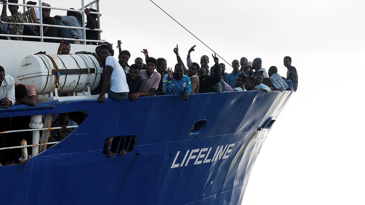Les 108 migrants du Maersk accueillis en Sicile, une solution pour le Lifeline