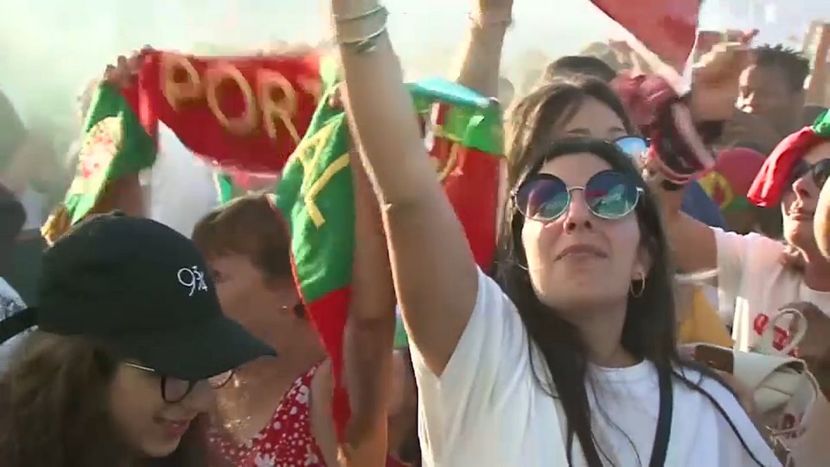 Portugueses celebram passagem aos oitavos