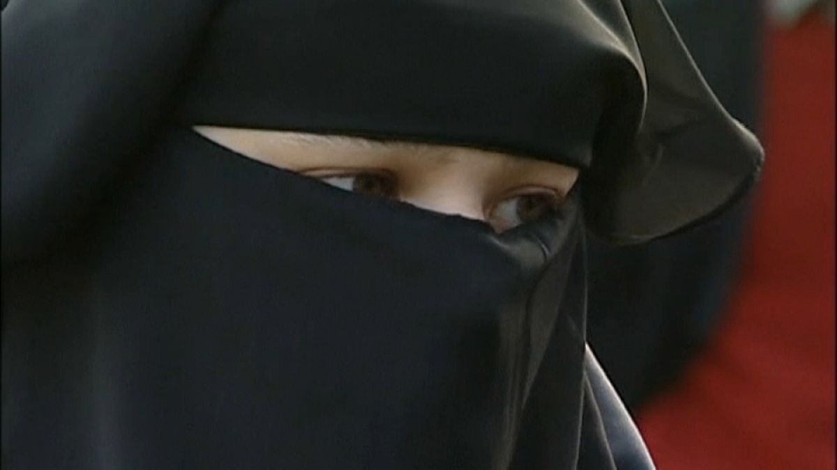 El Parlamento de Holanda aprueba la prohibición del burka