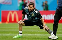 Argentina beat Nigeria 2-1 and qualify for the round of 16