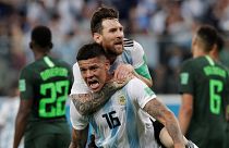 Argentina se clasifica para los octavos de final tras vencer a Nigeria (1-2)