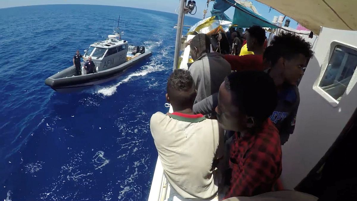 Portugal recebe migrantes do Lifeline