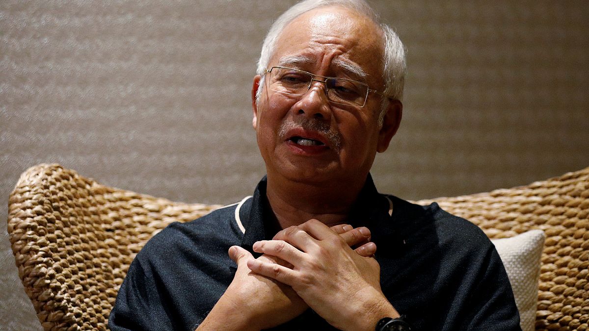 Malezya eski başbakanın evine baskın, 22 memur 3 gün para saydı