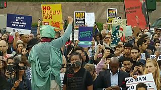 أمريكيون يحتجون ضد تأييد المحكمة العليا حظر السفر على مسلمين