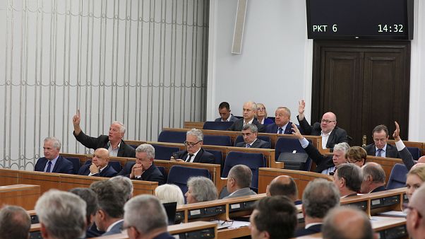 La Pologne amende une loi controversée La Pologne amende une loi controversée