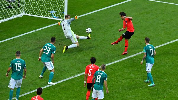 منتخب كوريا الجنوبية يقصي نظيره الألماني من مواصلة مغامرة المونديال إثر التغلب عليه 0/2 منتخب كوريا الجنوبية يقصي نظيره الألماني من مواصلة مغامرة المونديال إثر التغلب عليه 0/2