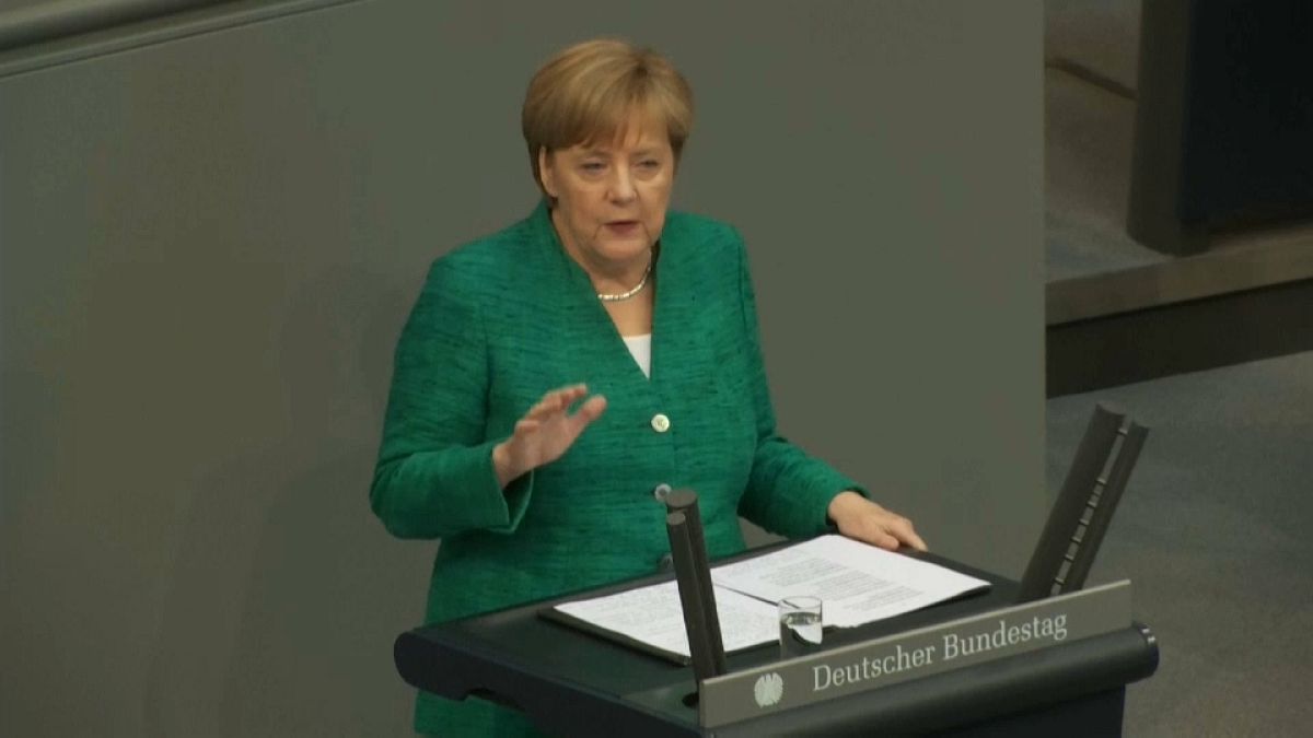 Merkel: Türkiye ile imzalanan mülteci anlaşmasını Afrika ülkeleri ile de yapmalıyız
