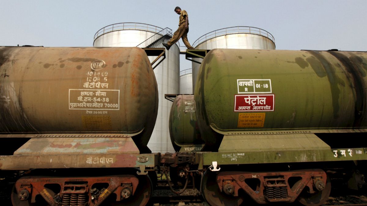 هند برای کاهش «شدید»  یا حتی «توقف» واردات نفت از ایران آماده می‌شود