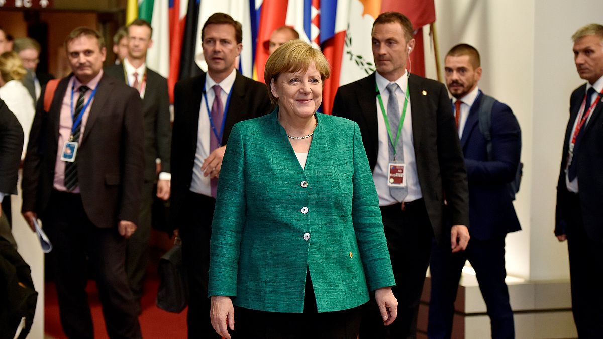 المستشارة الألمانية تغادر بروكسل بعد انتهاء أعمال قمة الاتحاد