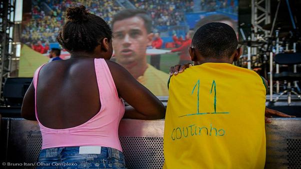 Coutinho, Brezilyalı fakir çocuğun yüzünü güldürdü Coutinho, Brezilyalı fakir çocuğun yüzünü güldürdü