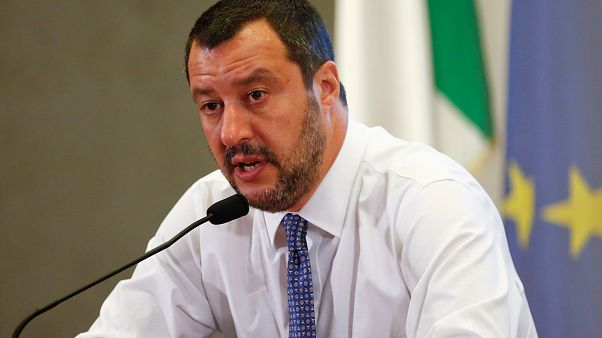Salvini: Italiens Häfen bleiben im Sommer für NGO-Schiffe gesperrt Salvini: Italiens Häfen bleiben im Sommer für NGO-Schiffe gesperrt