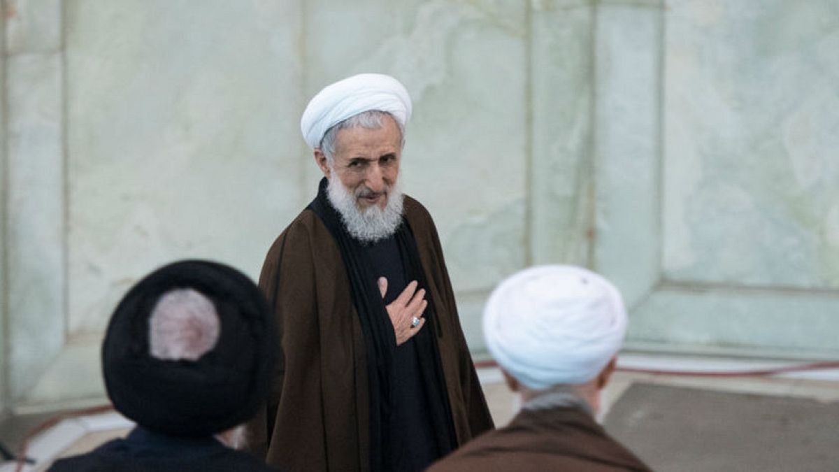 İranlı imamdan cuma hutbesinde halka 'direniş' çağrısı
