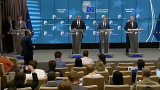 Borisov, Tusk e Juncker no final da cimeira