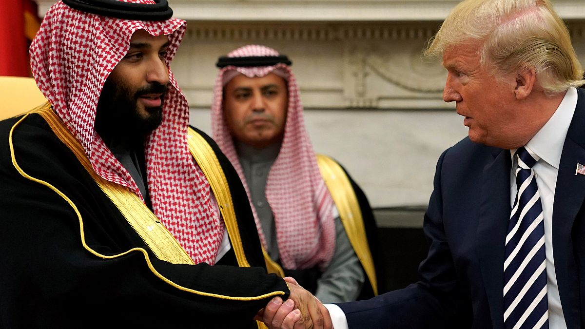 ترامب يكشف في تغريده عن طلب تقدم به للعاهل السعودي 