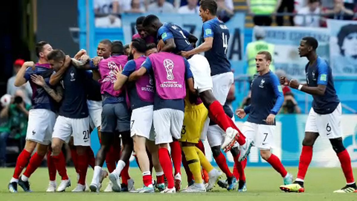 VB 2018: Franciaország negyeddöntős, Argentína búcsúzott