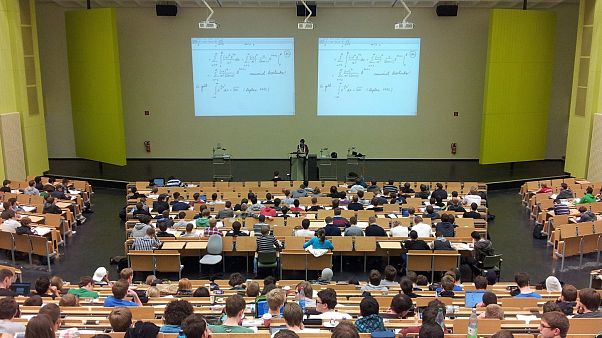 نخبه ۸ ساله بلژیکی وارد دانشگاه میشود نخبه ۸ ساله بلژیکی وارد دانشگاه میشود