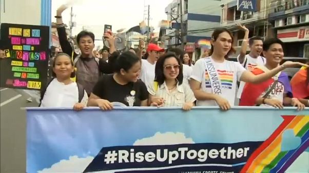 Multitudinaria participación en la Marcha del Orgullo en Manila Multitudinaria participación en la Marcha del Orgullo en Manila