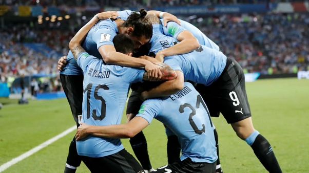 Un deslumbrante Cavani da a Uruguay el paso a cuartos Un deslumbrante Cavani da a Uruguay el paso a cuartos