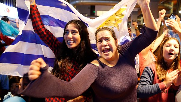 Μουντιάλ: Πανηγυρισμοί στο Μοντεβιδέο, δάκρυα στη Λισαβόνα Μουντιάλ: Πανηγυρισμοί στο Μοντεβιδέο, δάκρυα στη Λισαβόνα