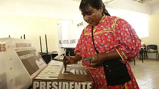 Άνοιξαν οι κάλπες για τις τριπλές εκλογές στο Μεξικό