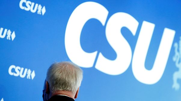 La Csu volta le spalle alla Merkel, ore decisive per il governo La Csu volta le spalle alla Merkel, ore decisive per il governo