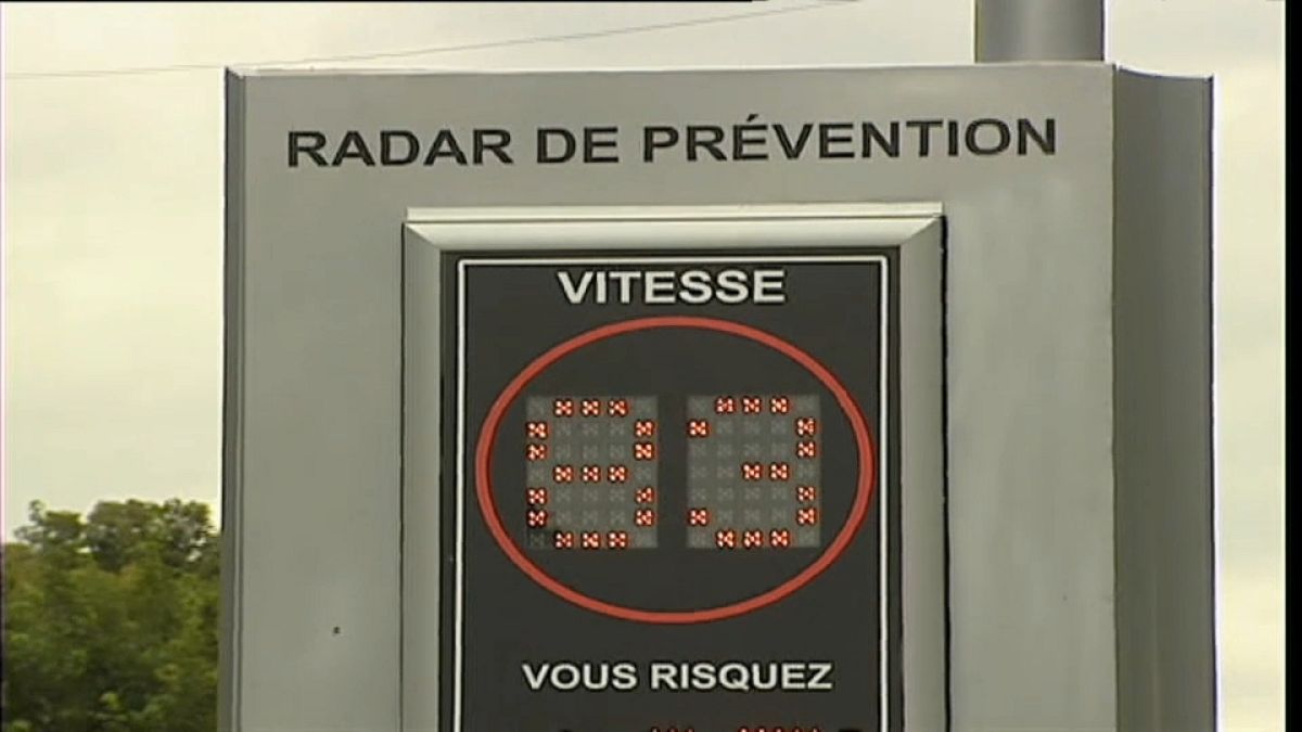 فرنسا تخفض مستوى سرعة القيادة على الطرقات من 90 إلى 80 كلم/الساعة
