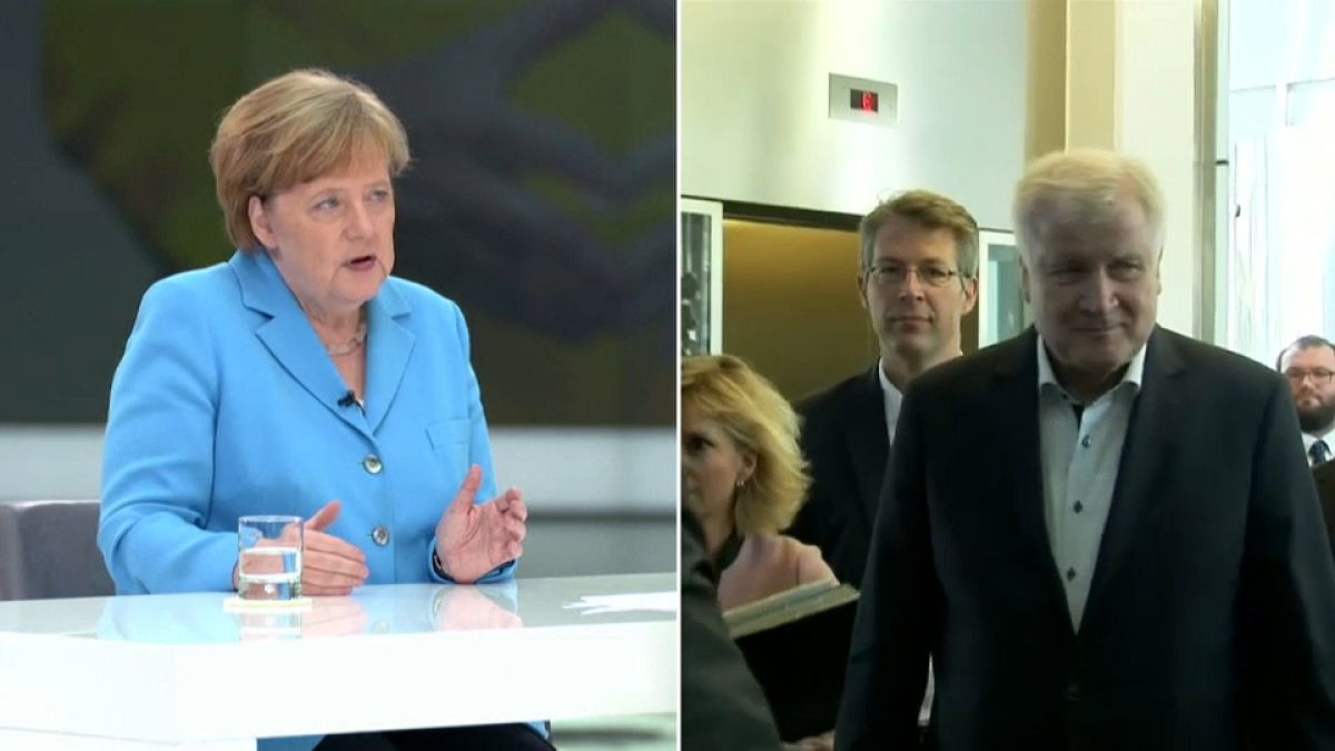 Dimite el ministro del Interior alemán Seehofer por sus diferencias con Merkel en migración