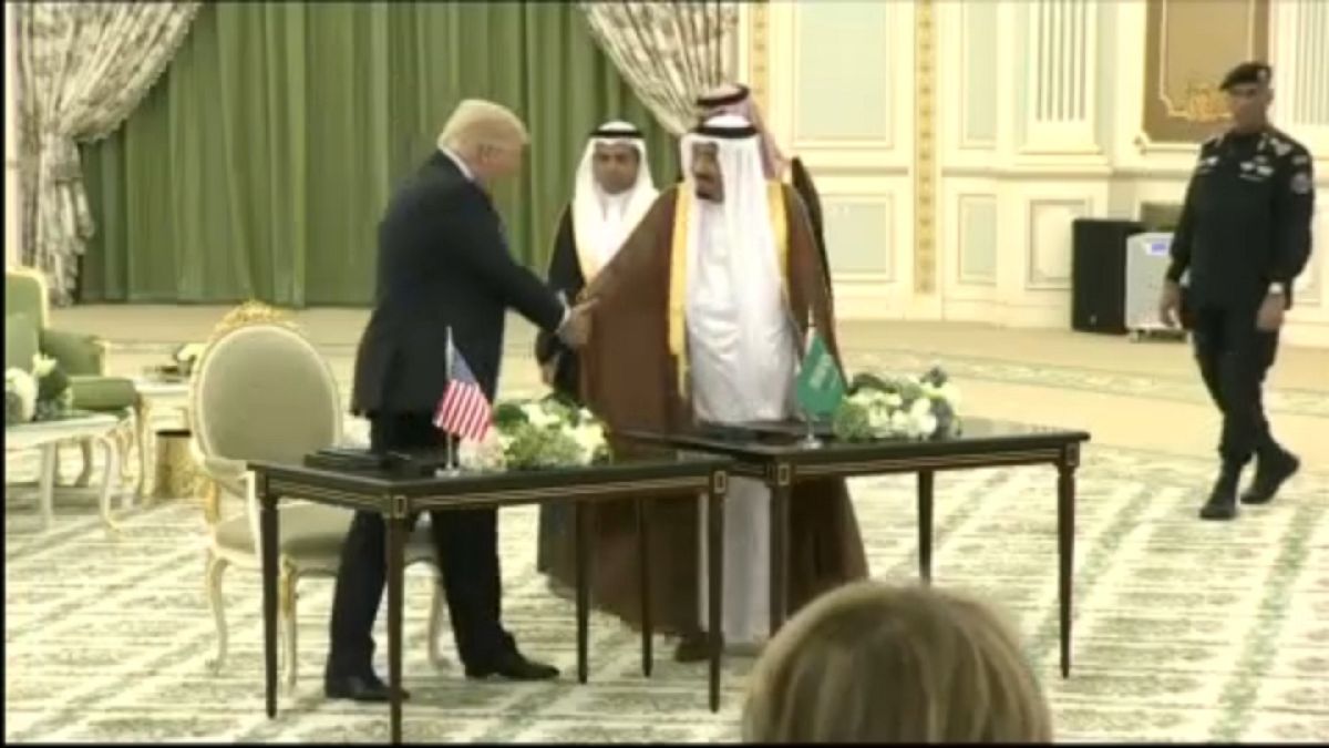 Szaúd-Arábiának költséges Trump kérése