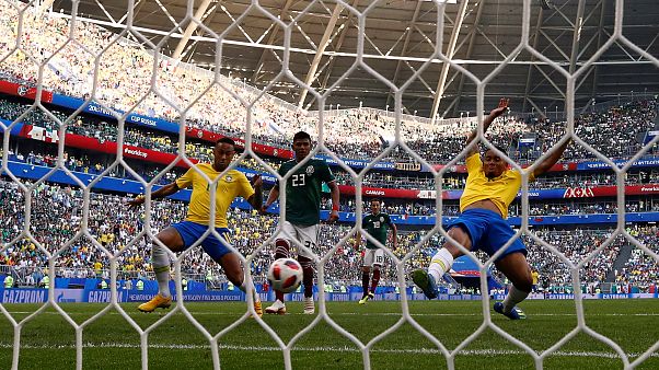 كأس العالم 2018: البرازيل يتأهل للدور ربع النهائي بعد الفوز على المكسيك بهدفين دون رد كأس العالم 2018: البرازيل يتأهل للدور ربع النهائي بعد الفوز على المكسيك بهدفين دون رد