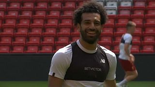 Mohamed Salah assina mais cinco anos no Liverpool