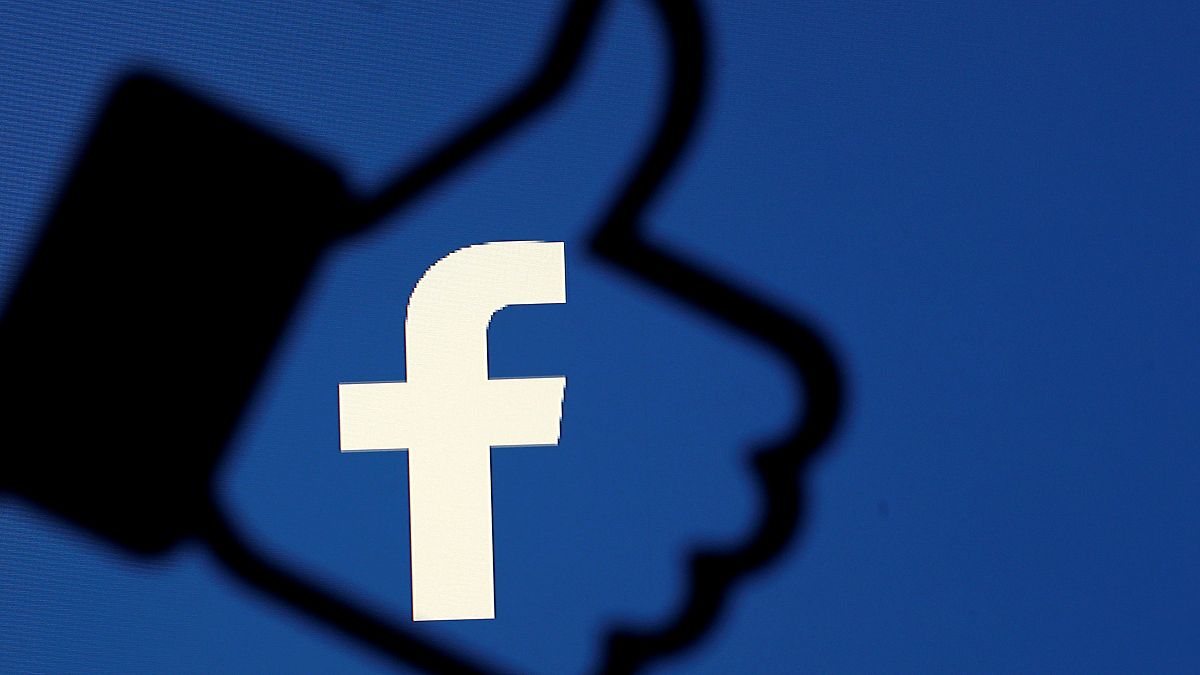 Facebook, in bacheca da oggi priorità ai media votati come affidabili