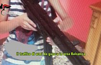 Waffen, Gold und Menschen geschmuggelt: 17 Verdächtige festgenommen