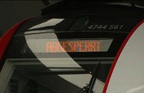 Arbeitszeitverlängerung: Eisenbahner legen Zugverkehr in Österreich lahm