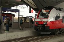 Sztrájk helyett egyeztetések miatt álltak az osztrák vonatok