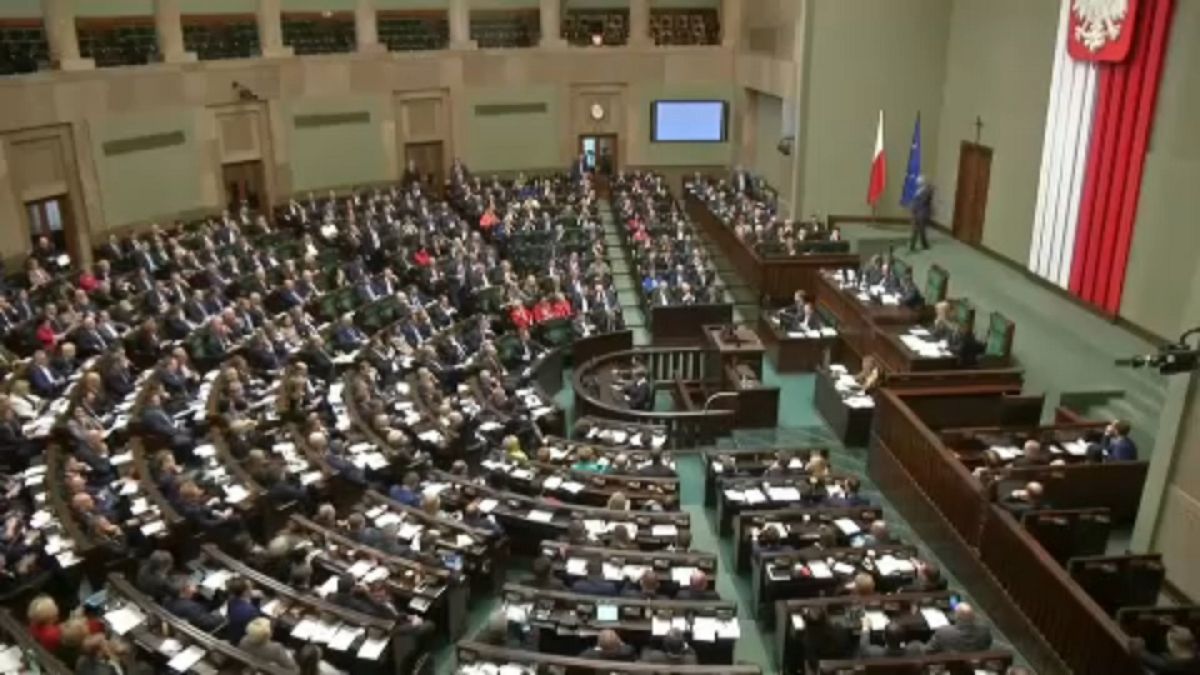 Comissão abre procedimento de infração contra a Polónia