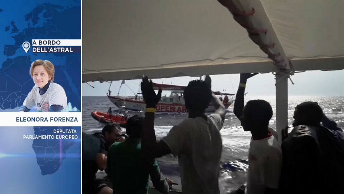 Eurodeputata Forenza a bordo dell'Astral:"sui migranti segni di torture"