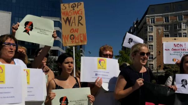 Manifestación en Bruselas contra las restricciones al aborto en Polonia Manifestación en Bruselas contra las restricciones al aborto en Polonia