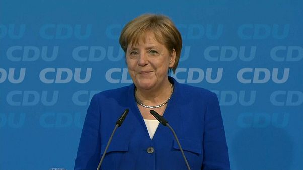 Merkel y Seehofer llegan a un acuerdo para zanjar la crisis migratoria Merkel y Seehofer llegan a un acuerdo para zanjar la crisis migratoria